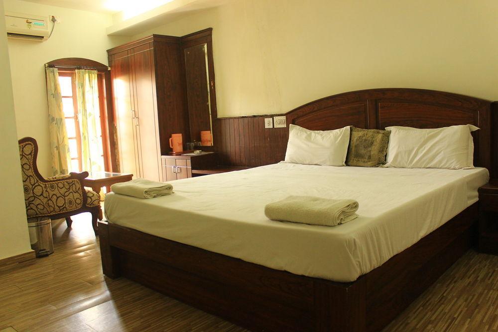 Hotel Park Avenue Kochi Kültér fotó