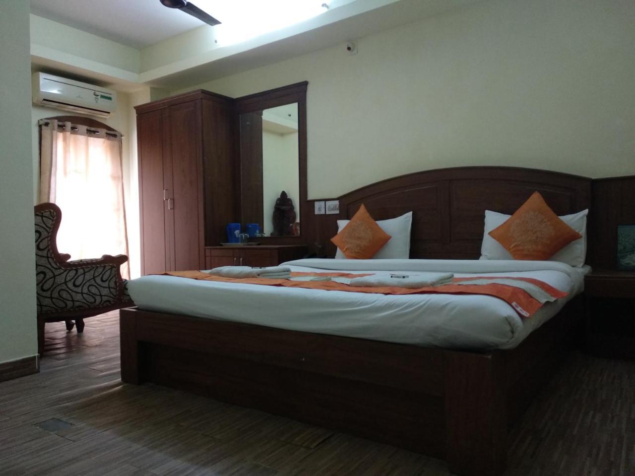 Hotel Park Avenue Kochi Kültér fotó
